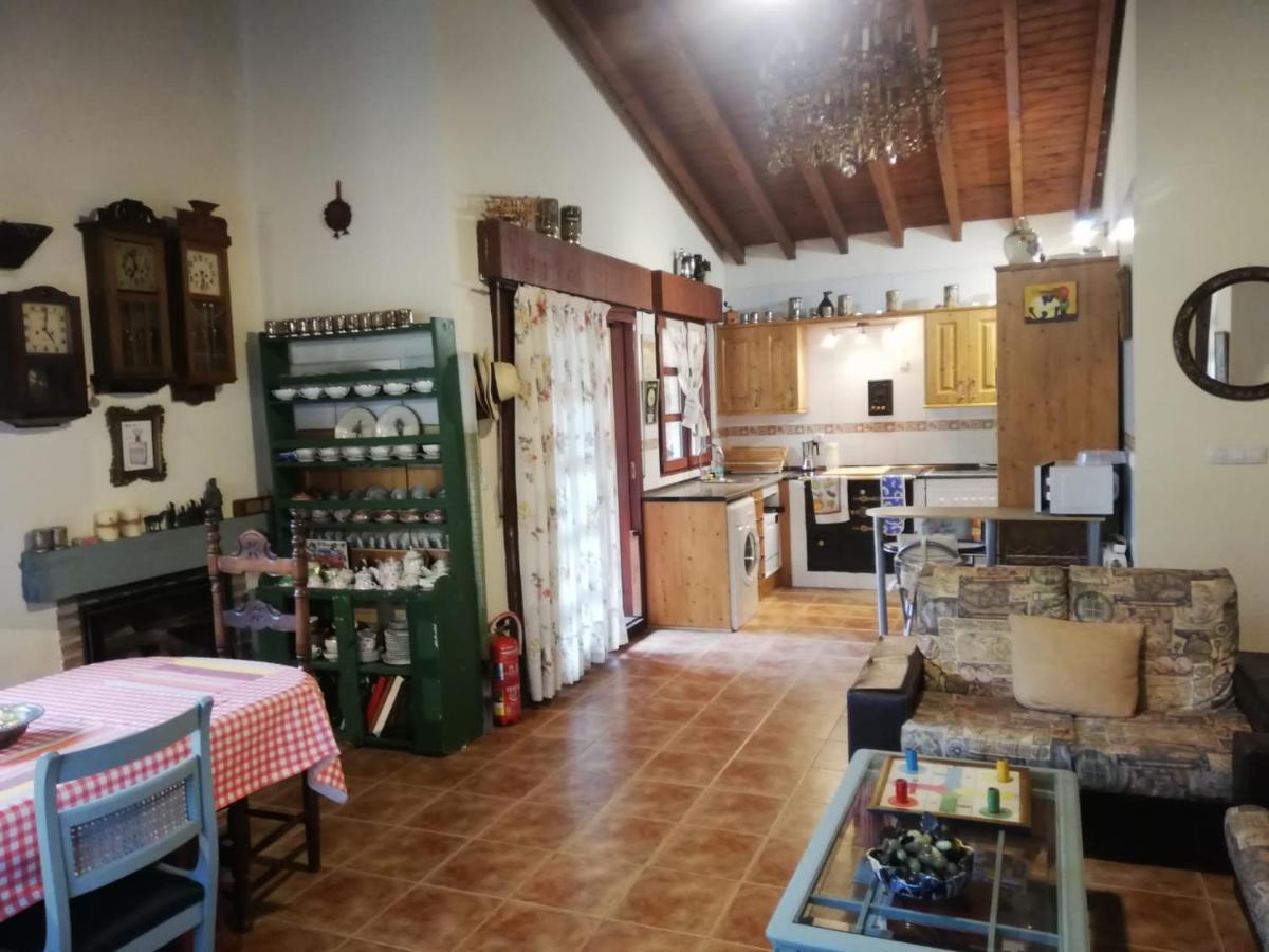 Acogedor Chalet De Tres Habitaciones En El Valle De Cabuerniga, Ideal Familias Grupos Y Mascotas Somos Pet Friendly, Estancia Minima Dos Noches Lamina Buitenkant foto